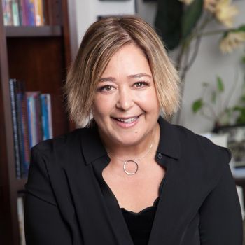 Msria Connolly, certified Somatic Therapist & Coach – Leadership Trainer